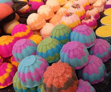 Load image into Gallery viewer, Bath Bombs